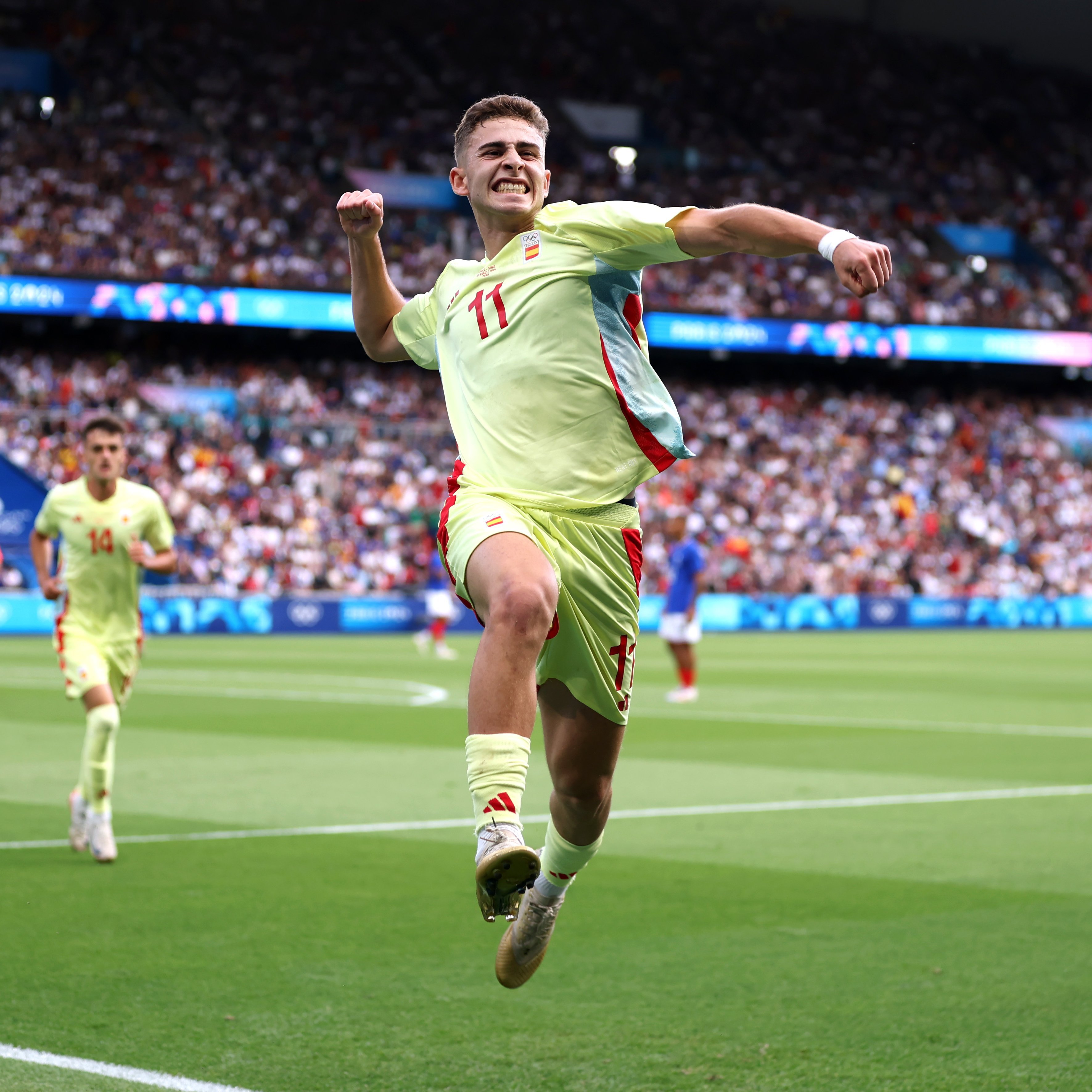 巴黎轻取阿根廷，穆勒点燃赛场