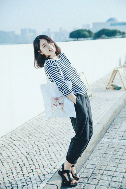 鏖战拜仁，舞台新王，克瓦拉茨赫利亚在巨人之战中绽放