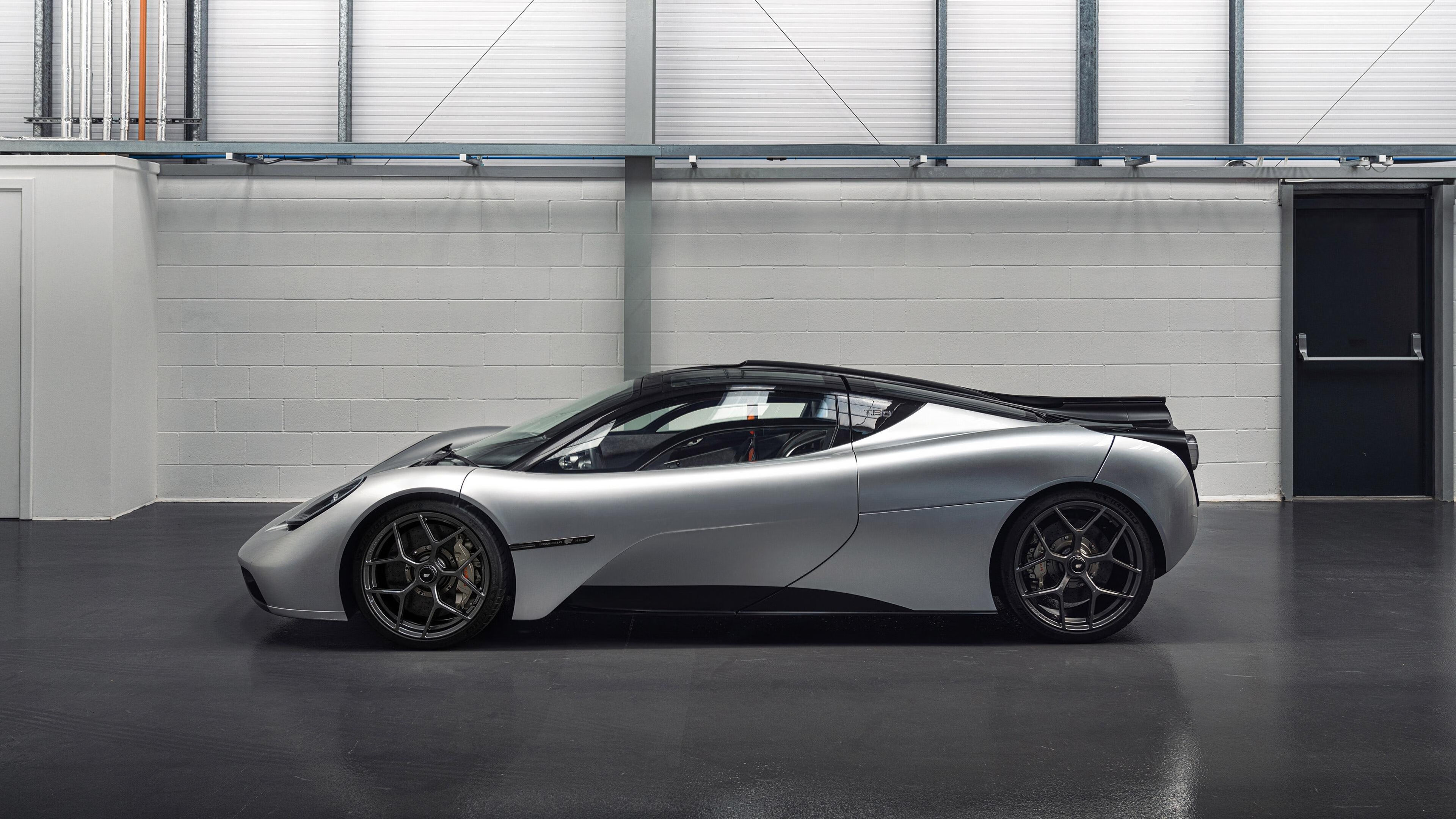 锡安,手握刻刀的雕塑家与猎鹰般的亚特兰大队